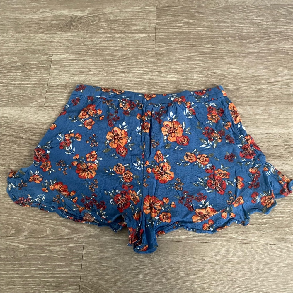 Blue flower flowing shorts